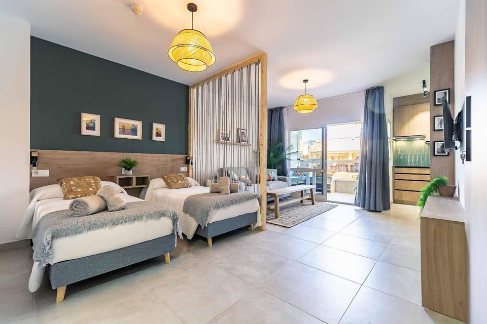 Living room, Photo of the whole room, Seating area, Bedroom