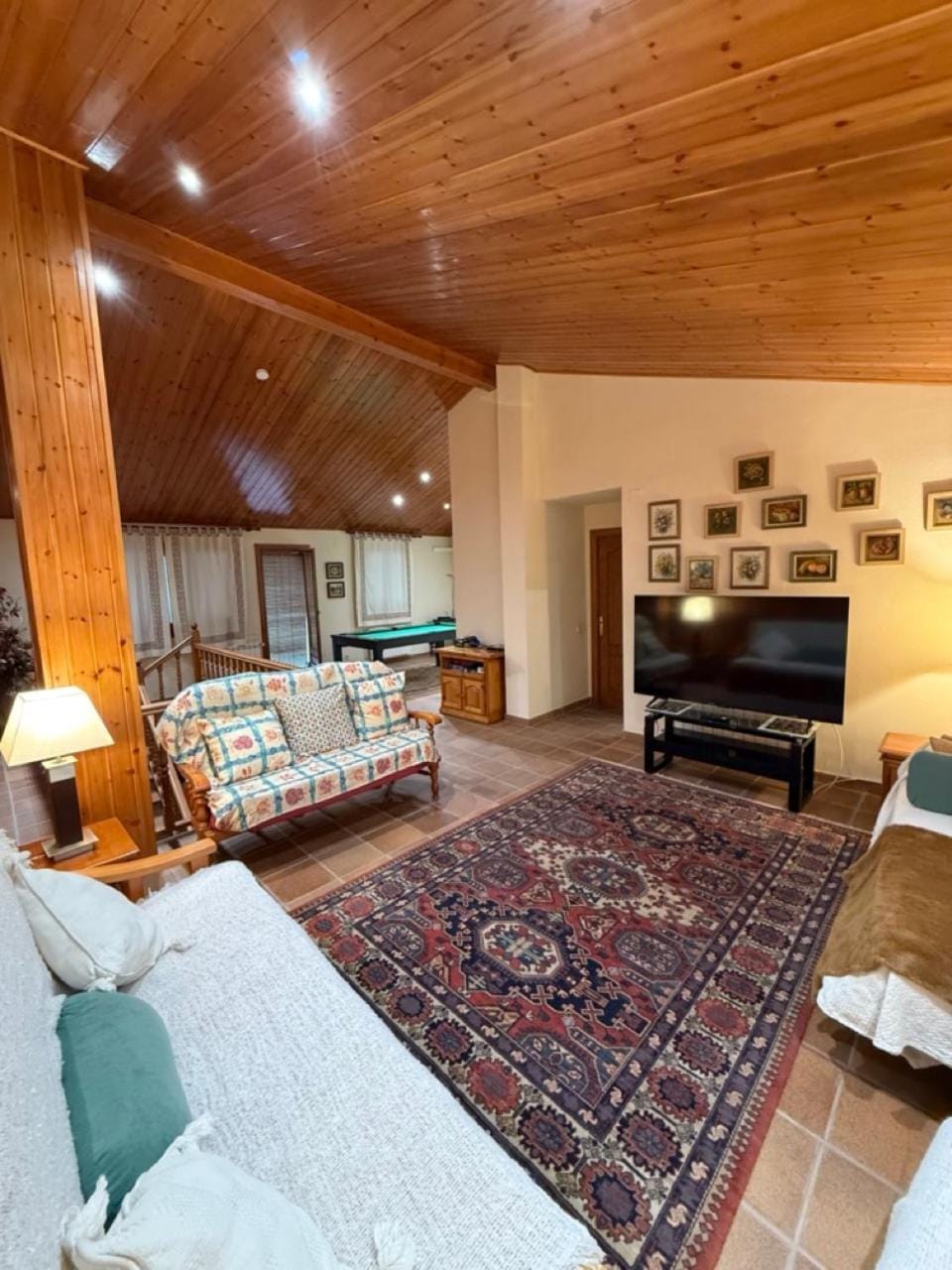 Bed, Living room