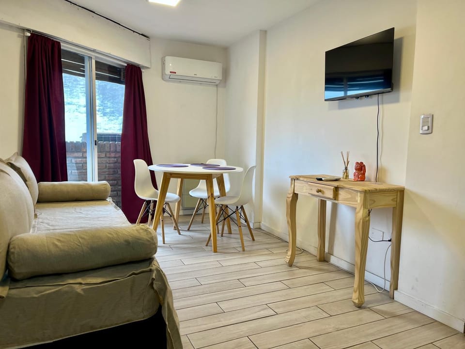 TV and multimedia, Living room, Dining area, air conditioner