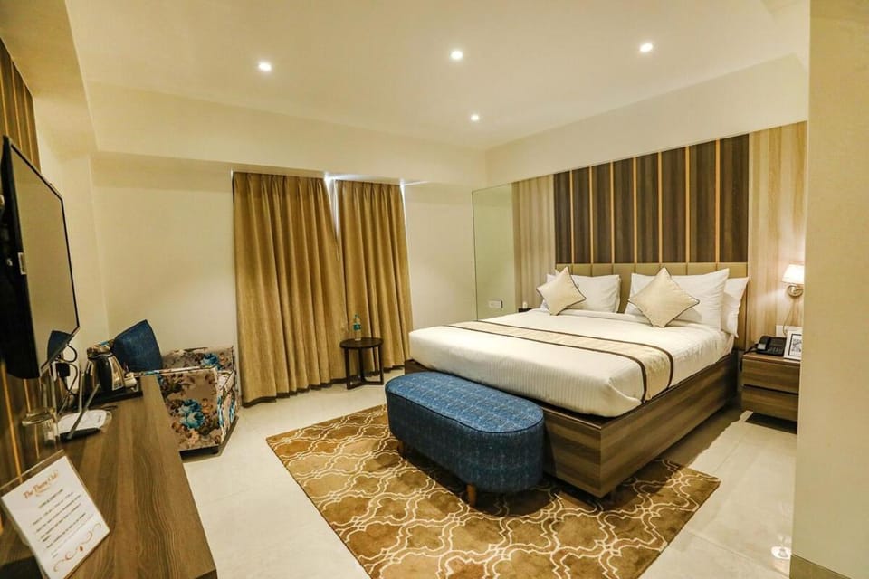 The Thane Club Hotel in Thane