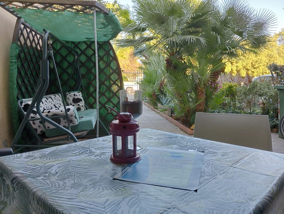Patio, Internal: Not applicable to any particular room