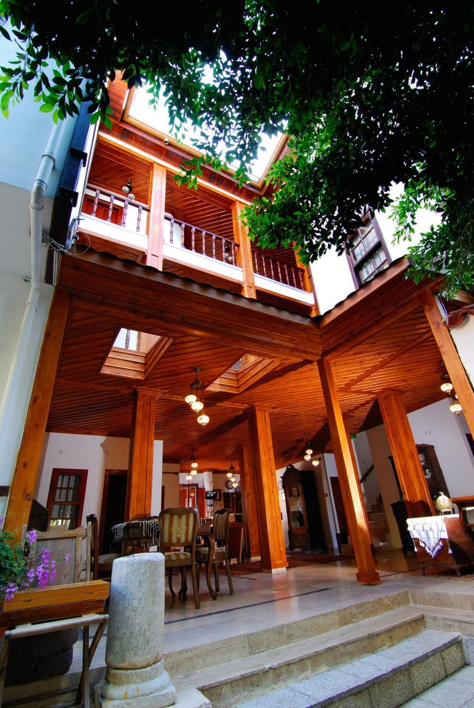 Facade/entrance, Area and facilities