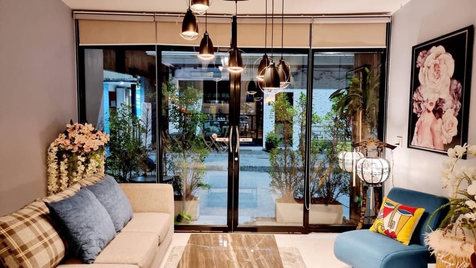 Facade/entrance, Living room