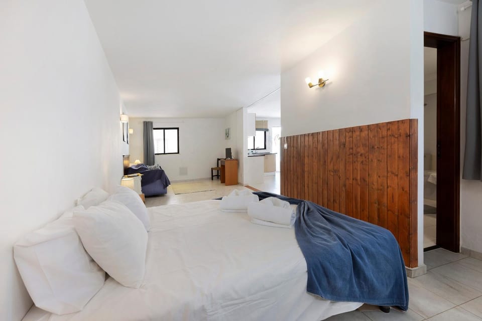 Living room, Bedroom