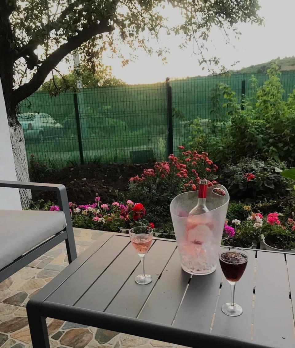 Patio, Balcony/Terrace, Mountain view