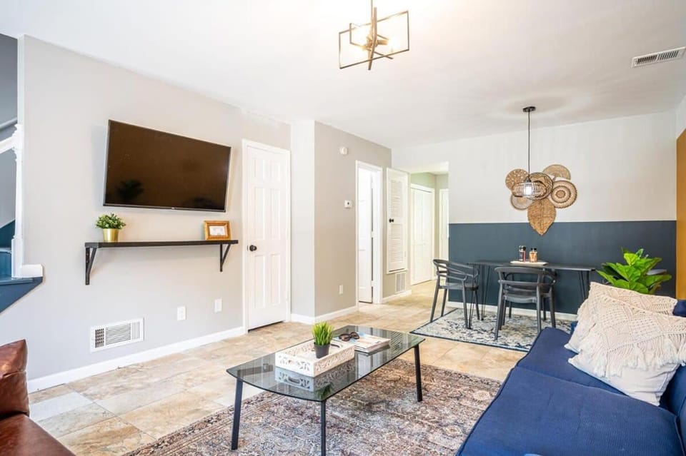 NEW ENTIRE PLACE COZY QUIET 2b2bTOWNHOUSE SP1273 House in Georgia