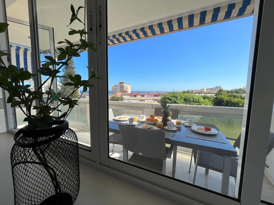 Day, View (from property/room), Balcony/Terrace, Seating area, Dining area