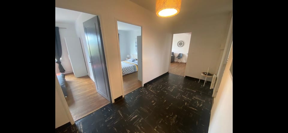 Fabuleux T3 climatisé de 85 m2, situé au calme avec grand parking gratuit privé ,Fibre wifi Apartment in Occitanie