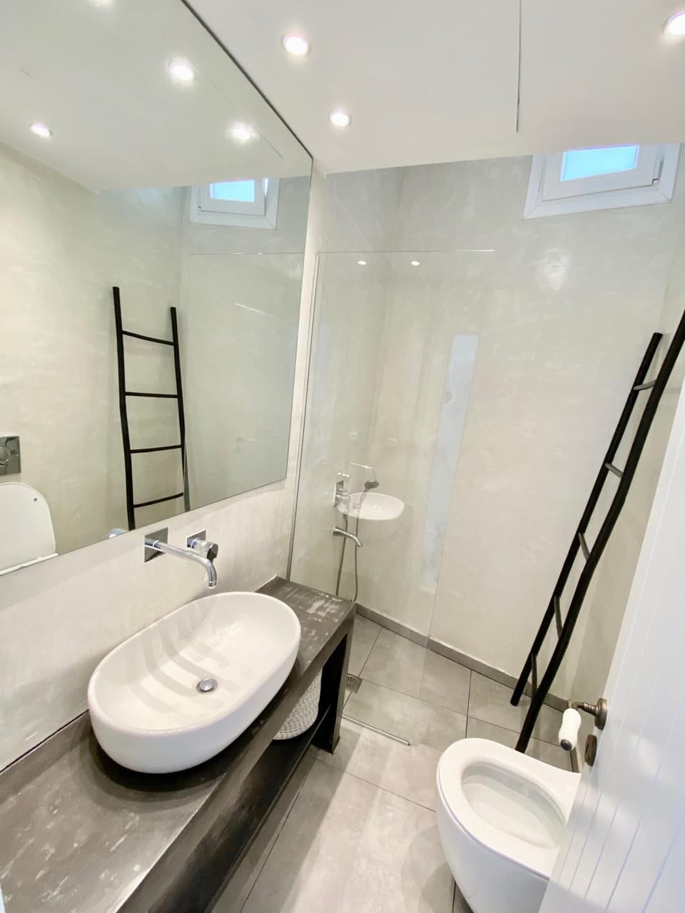 Shower, Toilet, Photo of the whole room