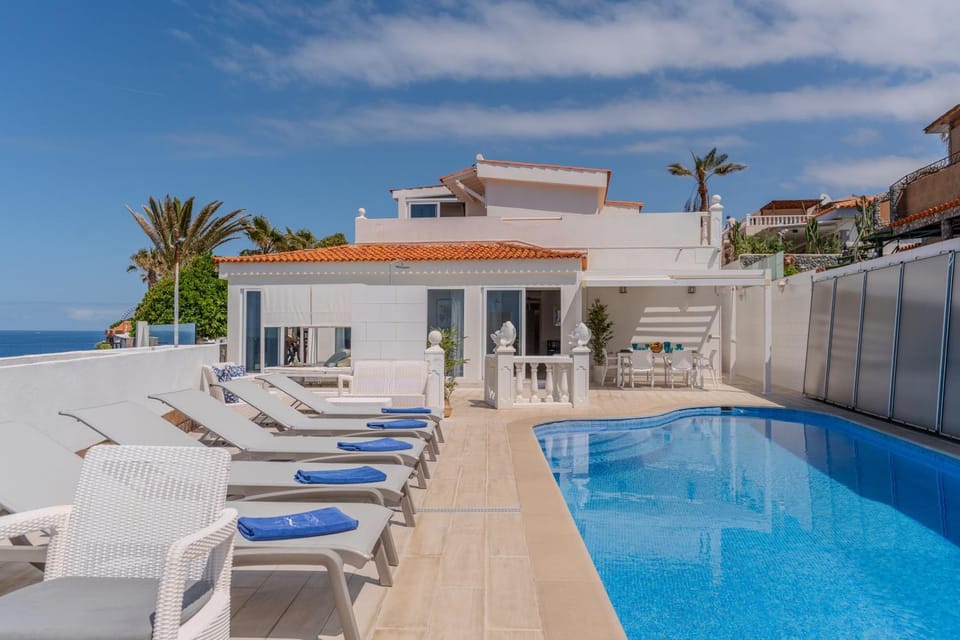 Day, Pool view, Sea view, Swimming pool, sunbed
