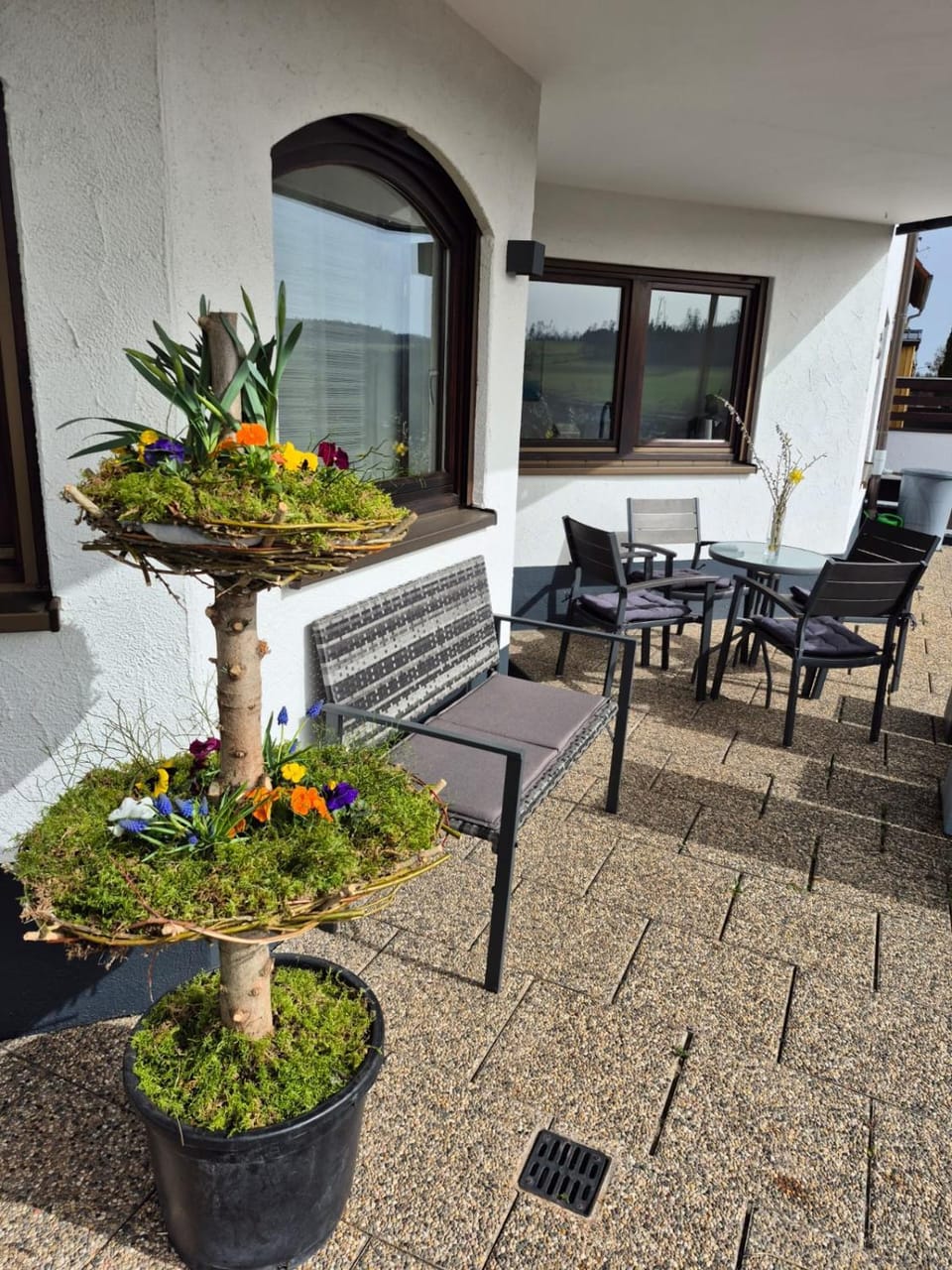 Spring, Day, Balcony/Terrace, Seating area