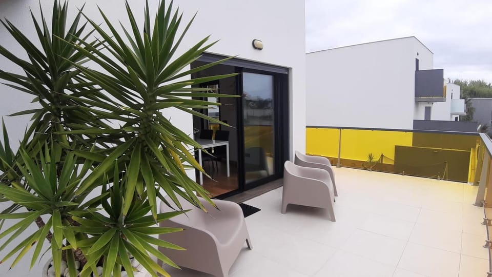 Balcony/Terrace, Internal: Not applicable to any particular room