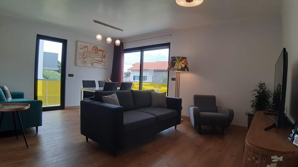 Living room, Internal: Not applicable to any particular room