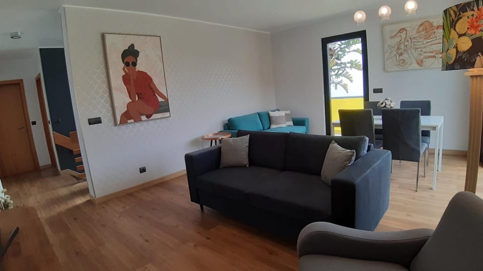 Living room, Internal: Not applicable to any particular room