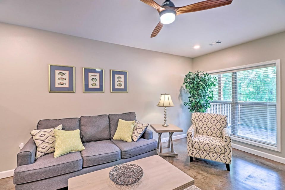 Dtwn Bull Shoals Condo 1 Mi to Lake Access! Apartment in Bull Shoals