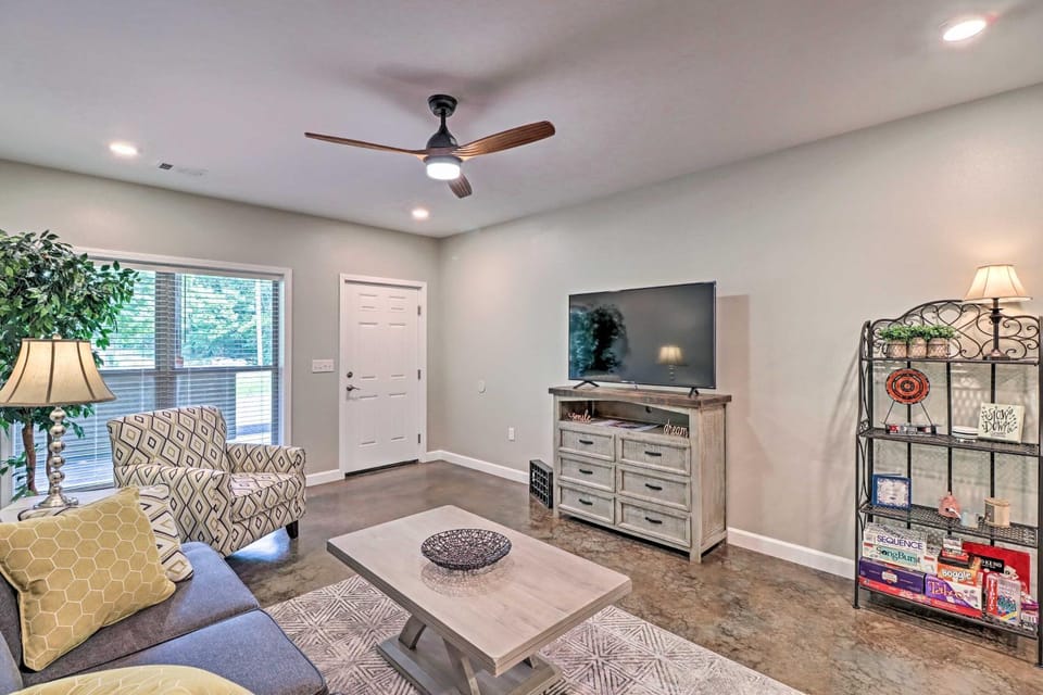 Dtwn Bull Shoals Condo 1 Mi to Lake Access! Apartment in Bull Shoals