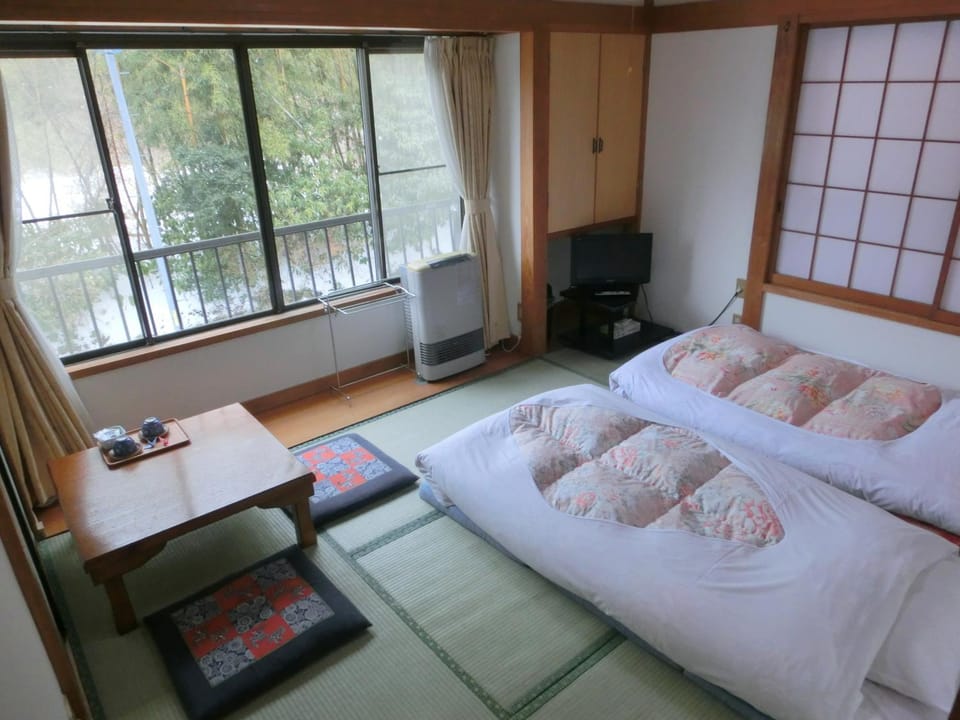 Day, Photo of the whole room