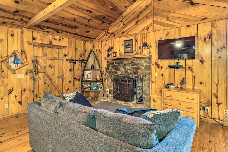 Mountian View Retreat < 2 Mi to White River! House in Arkansas