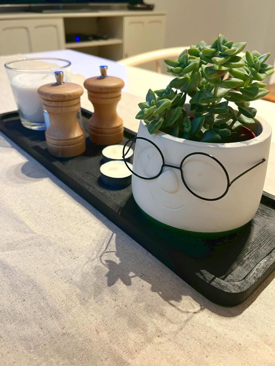 Dining area, Food