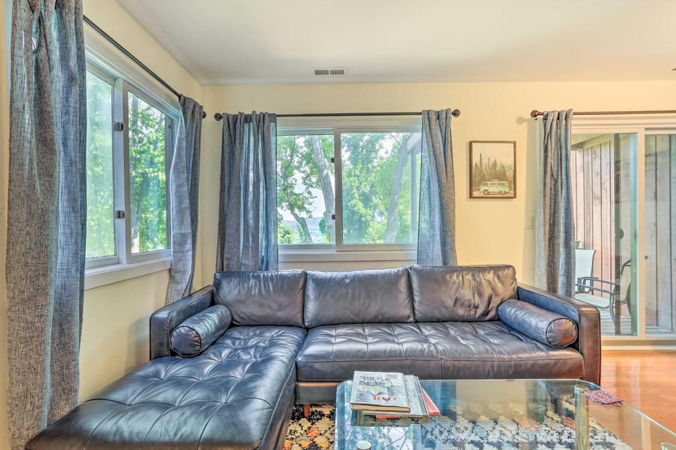 Sun-Lit Vernon Condo < 2 Mi to Ski Resort! House in Vernon Township