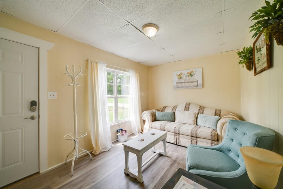 Serene McEwen Cottage ~ 2 Mi to Golf Course! House in Tennessee