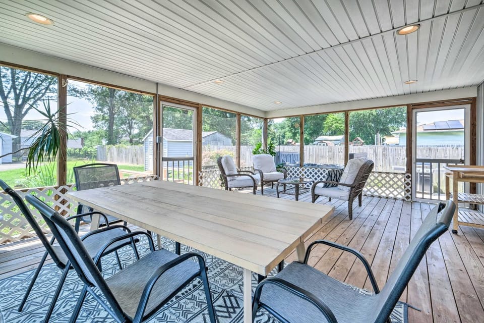 Idyllic Pasadena Retreat with Garden + Hot Tub! House in Anne Arundel County