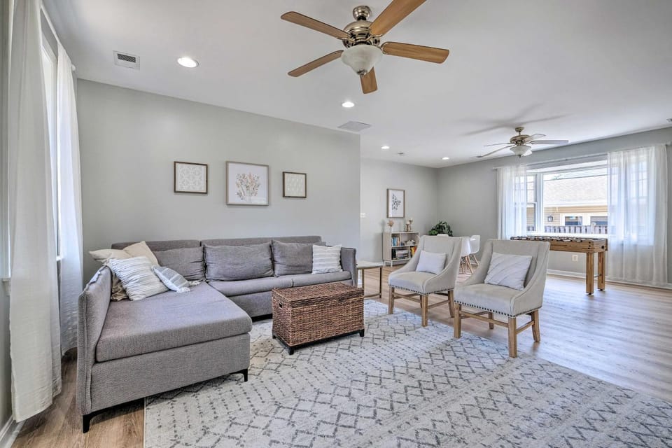 Idyllic Pasadena Retreat with Garden + Hot Tub! House in Anne Arundel County