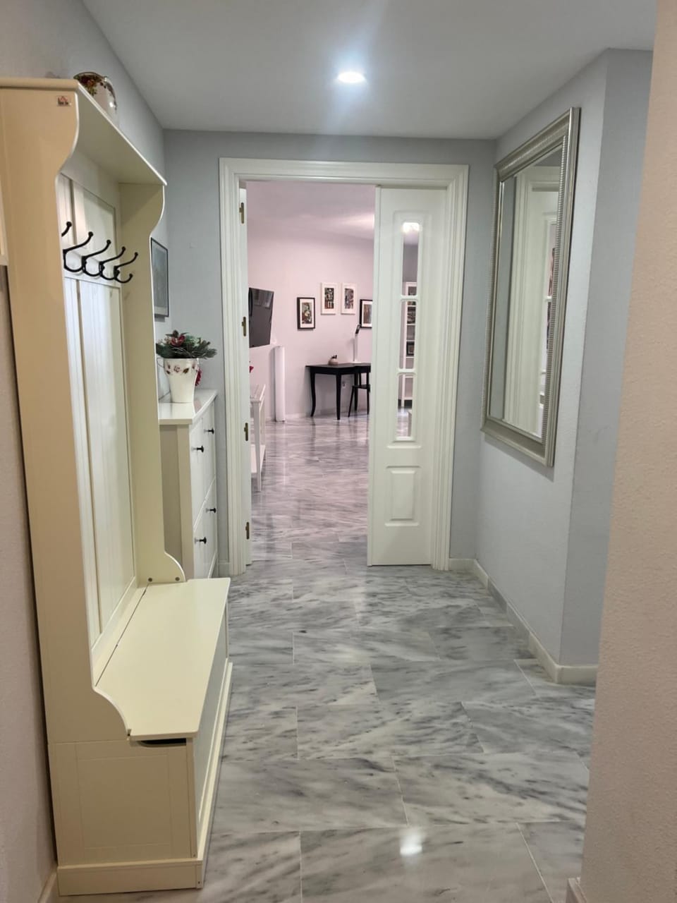 Facade/entrance, Kitchen or kitchenette