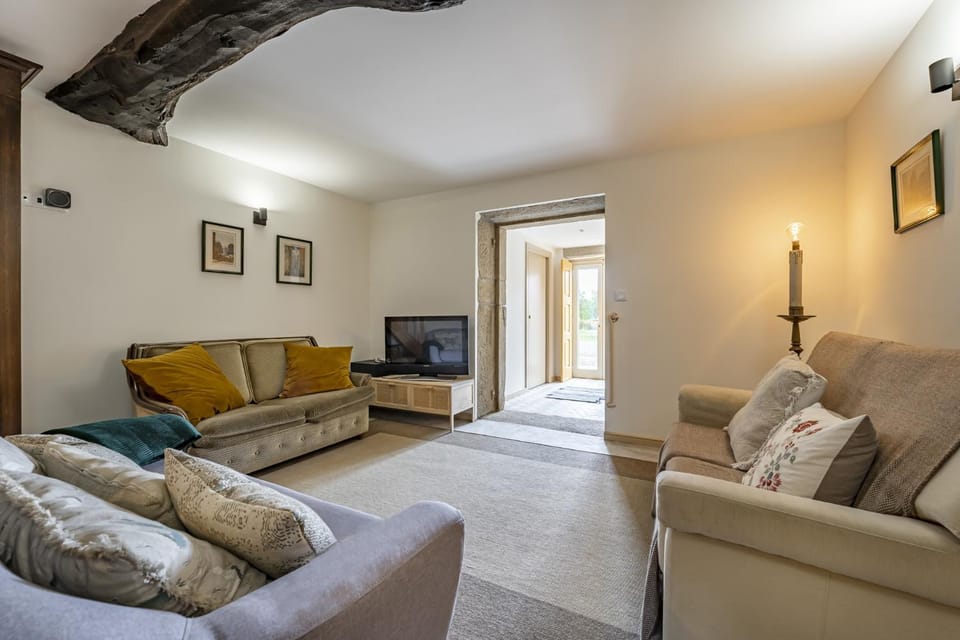 Communal lounge/ TV room, Living room