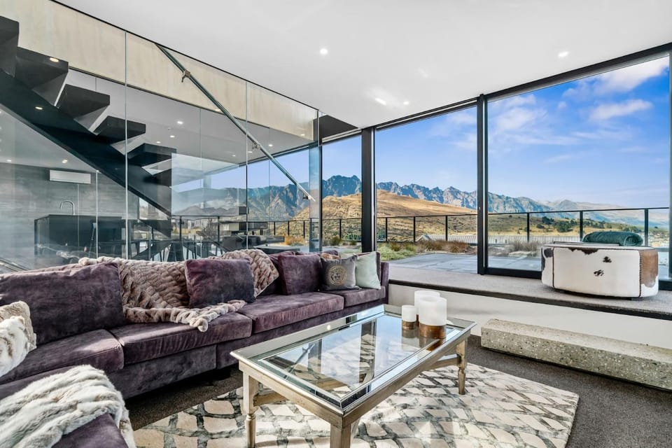 St Marks Stunning Views Queenstown Villa in Queenstown