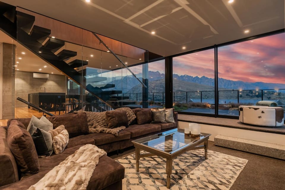 St Marks Stunning Views Queenstown Villa in Queenstown