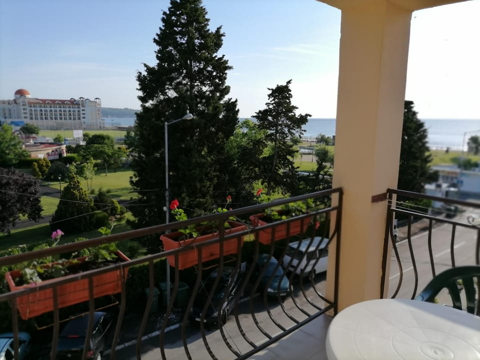 View (from property/room), Balcony/Terrace, Sea view