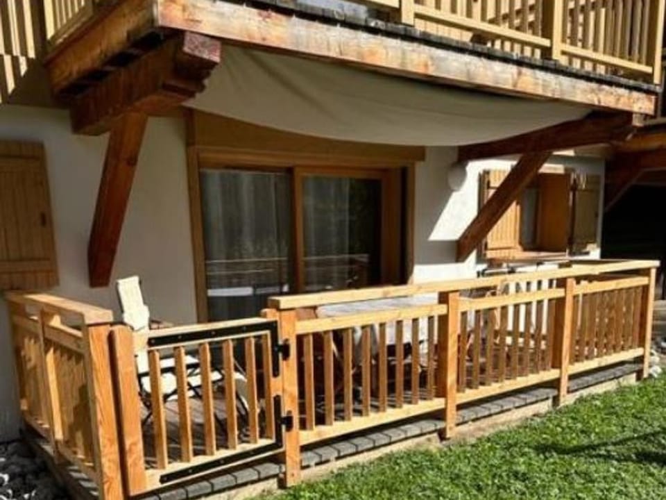 Appartement T3 cosy près du centre avec terrasse et parking - FR-1-624-114 Apartment in Samoëns