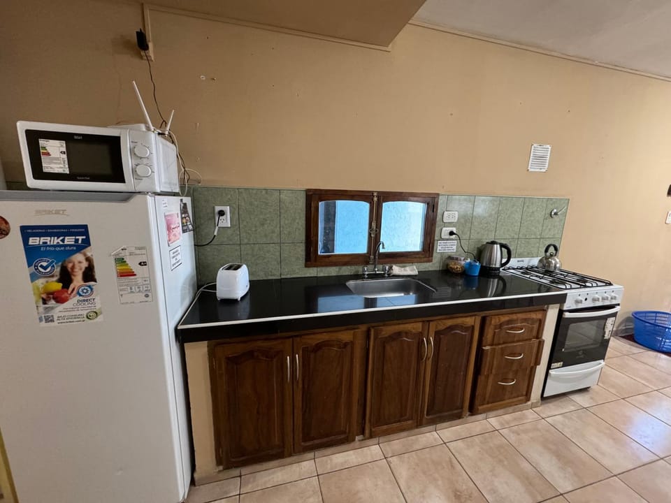 Kitchen or kitchenette, minibar, pet friendly, toaster