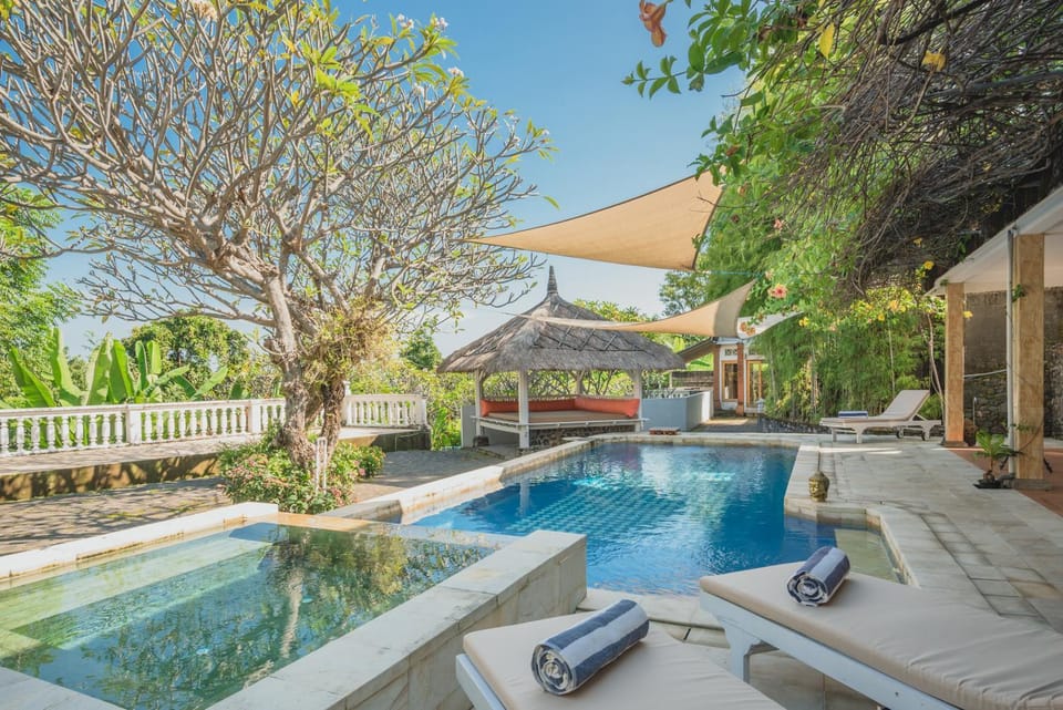 Patio, Spring, Day, Natural landscape, Garden, Garden view, Pool view, Swimming pool, sunbed