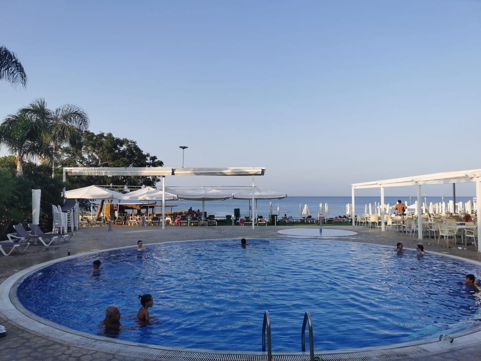 Swimming pool, Swimming pool