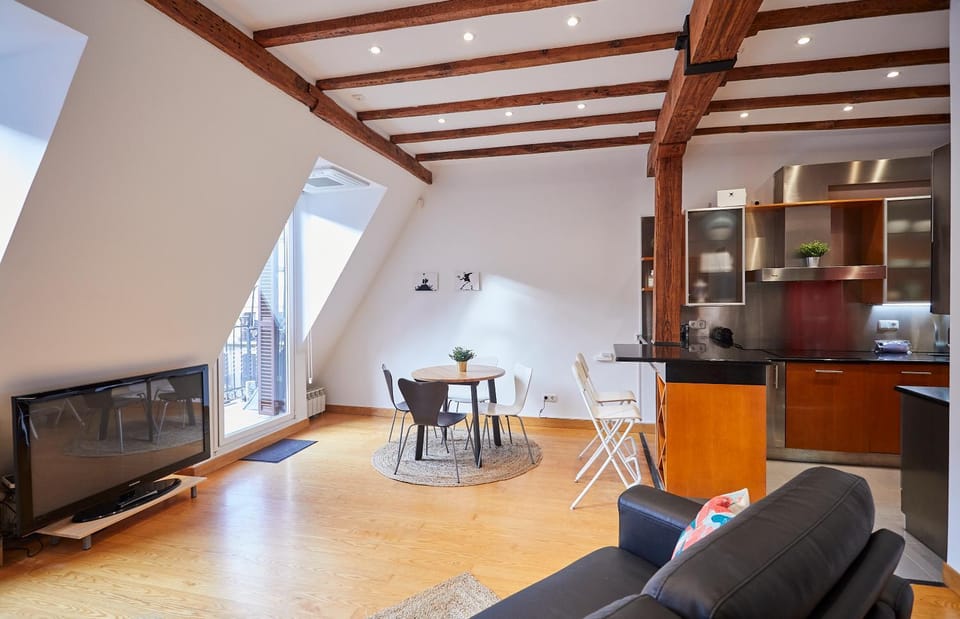 Kitchen or kitchenette, Living room, Dining area