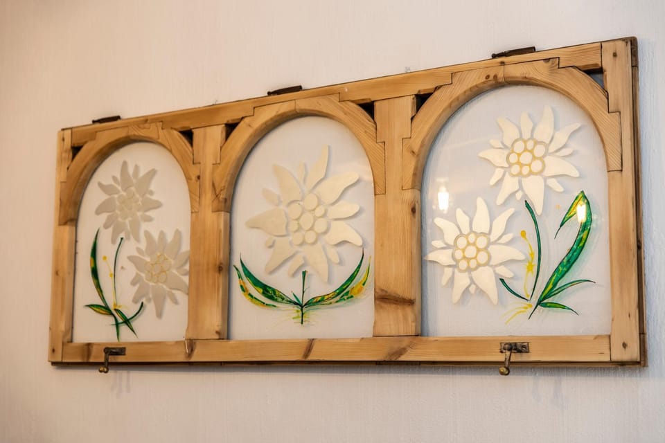 Decorative detail