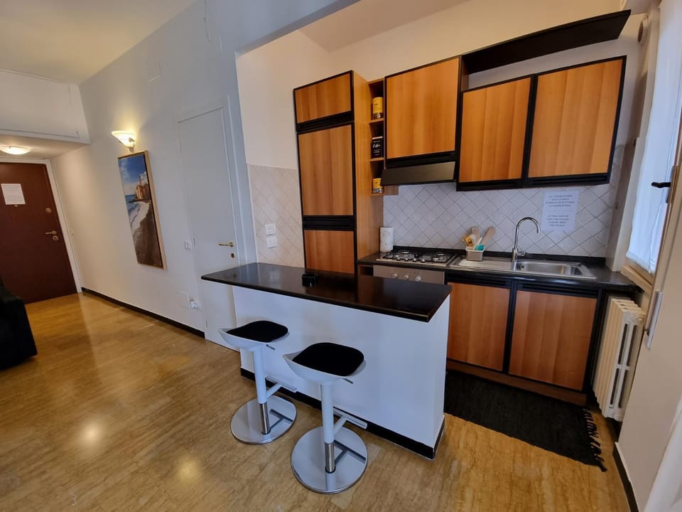 Dining area, pet friendly