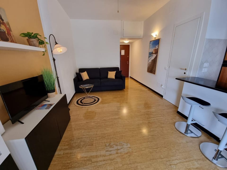 TV and multimedia, Kitchen or kitchenette, Living room