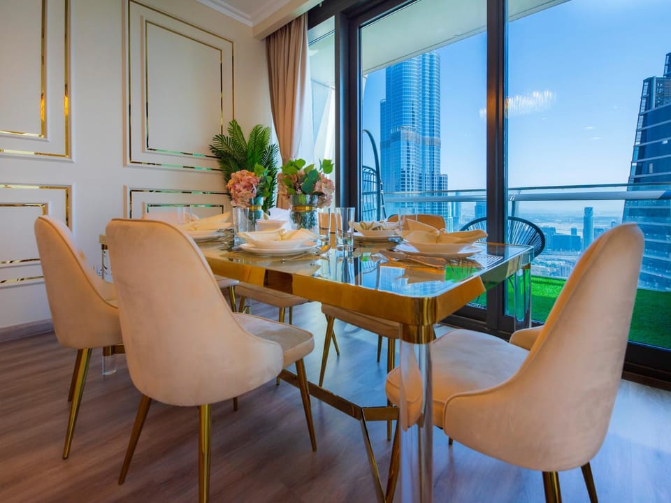 Stylish 3BR Burj Khalifa, Fountain Views, Pool & Prime Location Apartment in Dubai