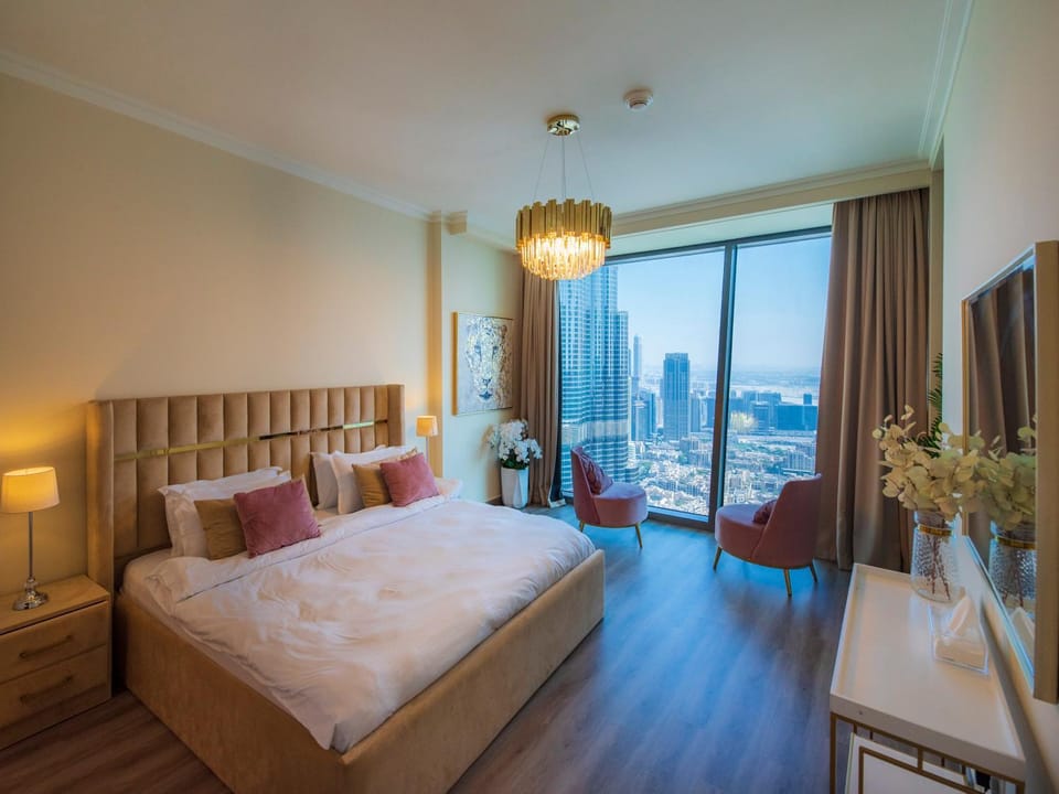 Stylish 3BR Burj Khalifa, Fountain Views, Pool & Prime Location Apartment in Dubai