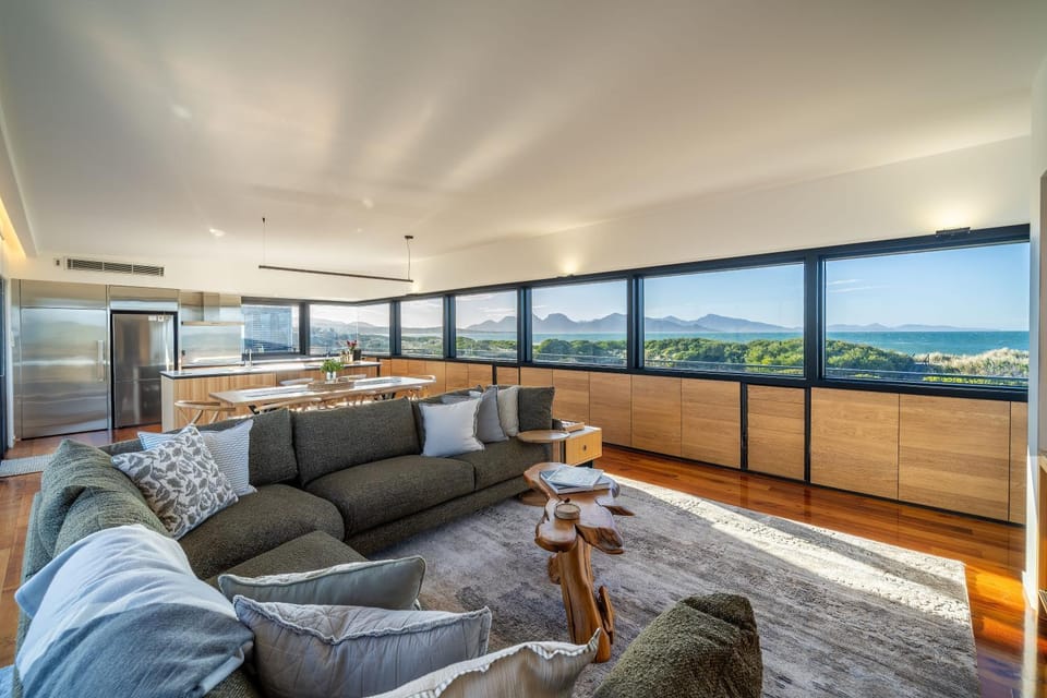 View (from property/room), View (from property/room), Living room, Seating area, Mountain view, Mountain view, Sea view, Sea view
