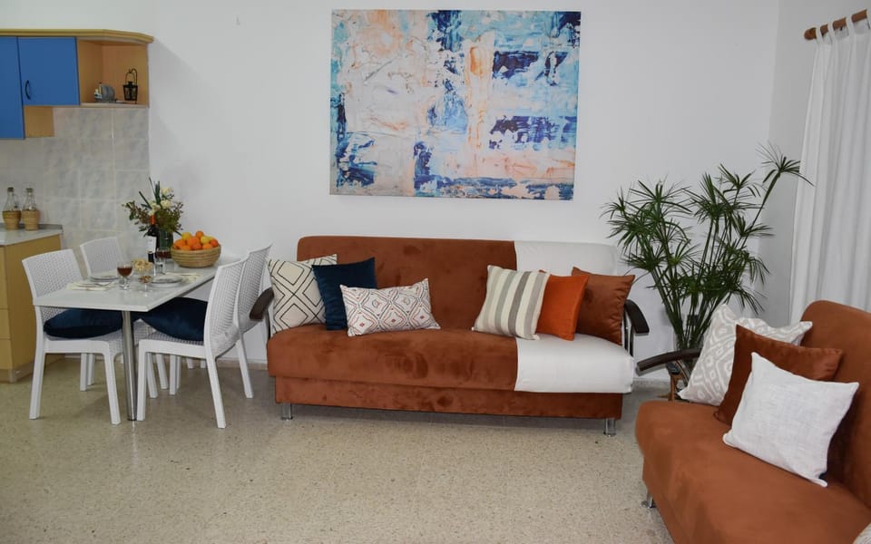 Living room, Seating area, Dining area, Sea view, kitchen