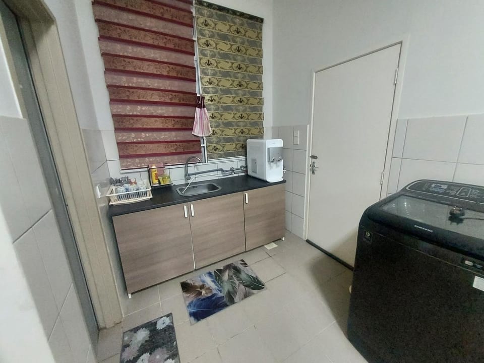 Cheerful 2-bedroom residential home with parking House in Malacca