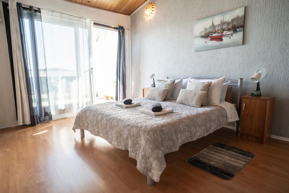 Pension More Bed and Breakfast in Šibenik