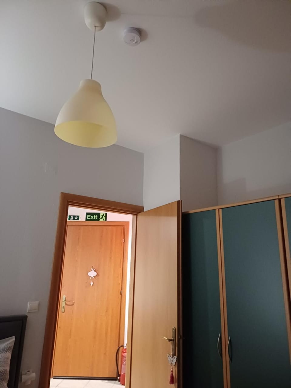 Photo of the whole room, Decorative detail