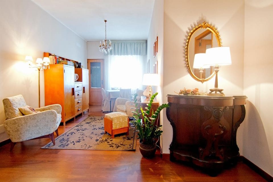 Coffee/tea facilities, Living room, Lobby or reception, Decorative detail, Entertainment