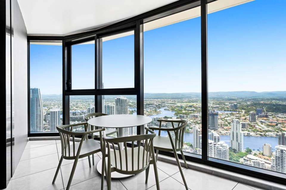 Sea view Beachfront apartment in surfers Apartment in Surfers Paradise
