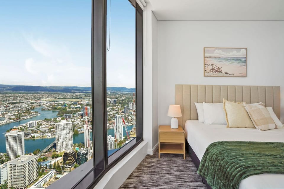 Sea view Beachfront apartment in surfers Apartment in Surfers Paradise